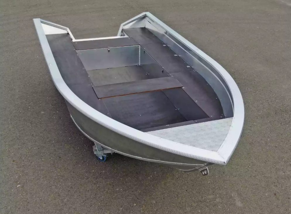 Алюминиевая лодка  Неман-420 в Пскове