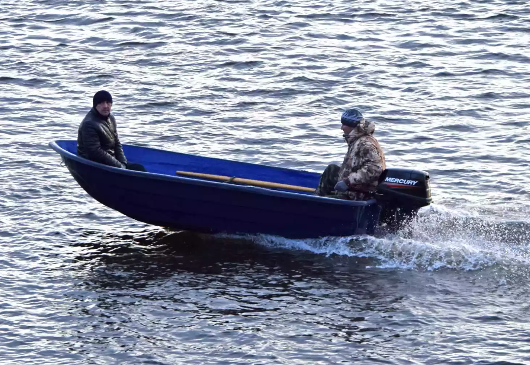 Стеклопластиковая лодка Neman-340 (тримаран) в Пскове