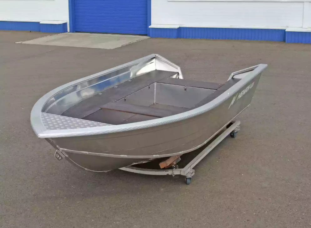Алюминиевая лодка  Неман-420 в Пскове
