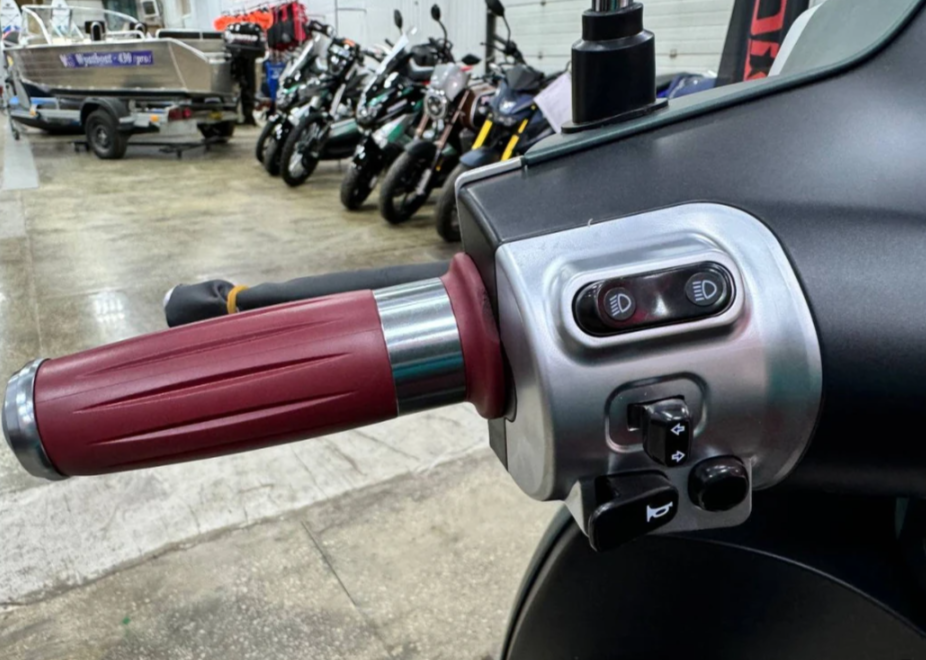 Скутер PROMAX Miami 240 (49) в Пскове