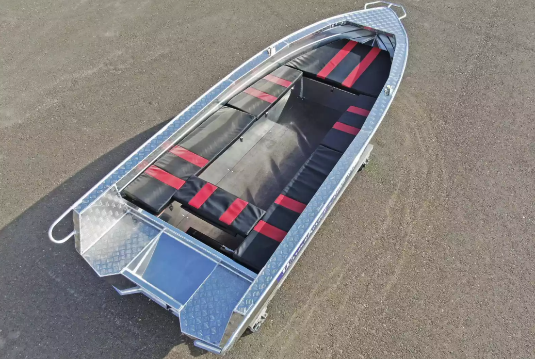 Алюминиевая лодка Wyatboat-390РМ увеличенный борт в Пскове