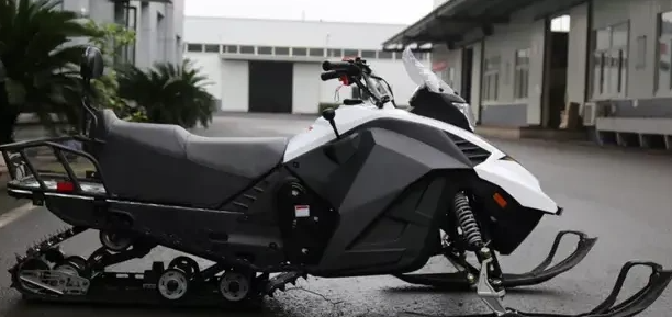 Снегоход ULAR 220 в Пскове