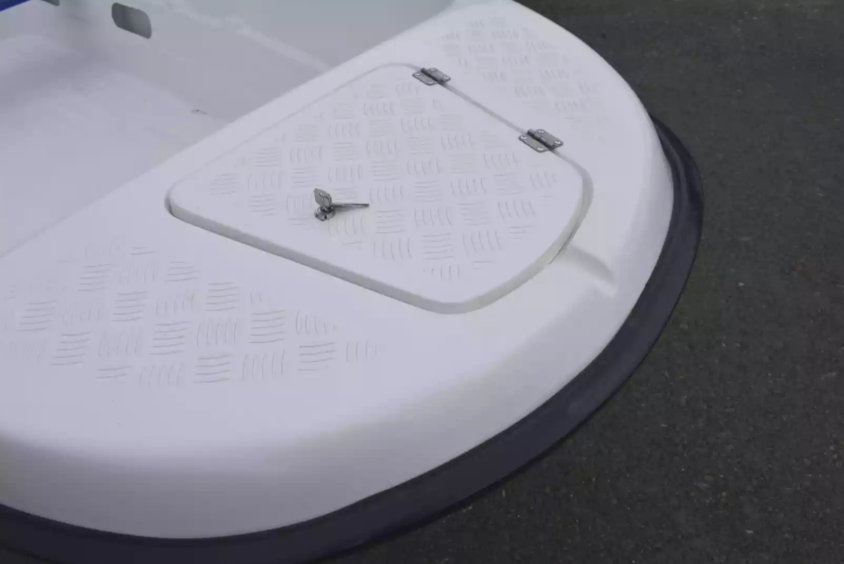 Стеклопластиковая лодка Пингвин New (тримаран) в Пскове