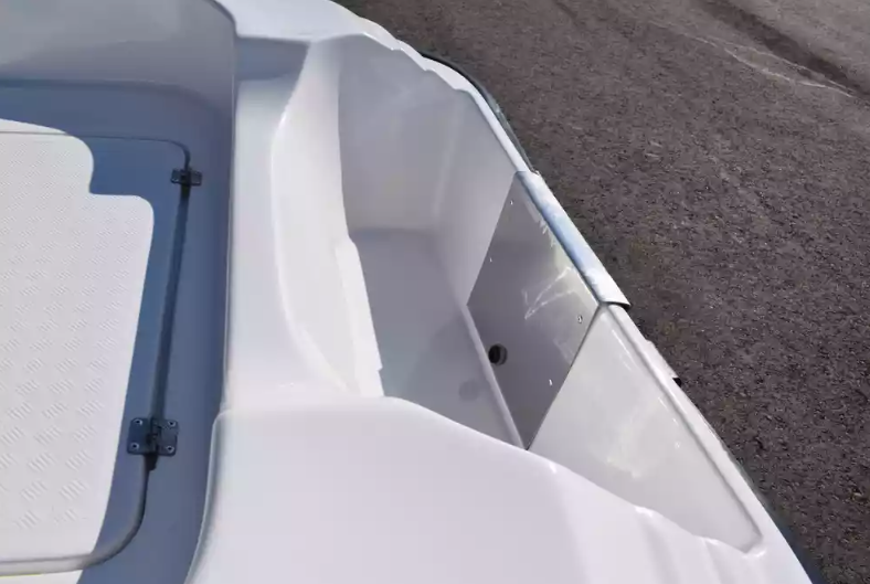 Стеклопластиковая лодка Пингвин (тримаран) в Пскове