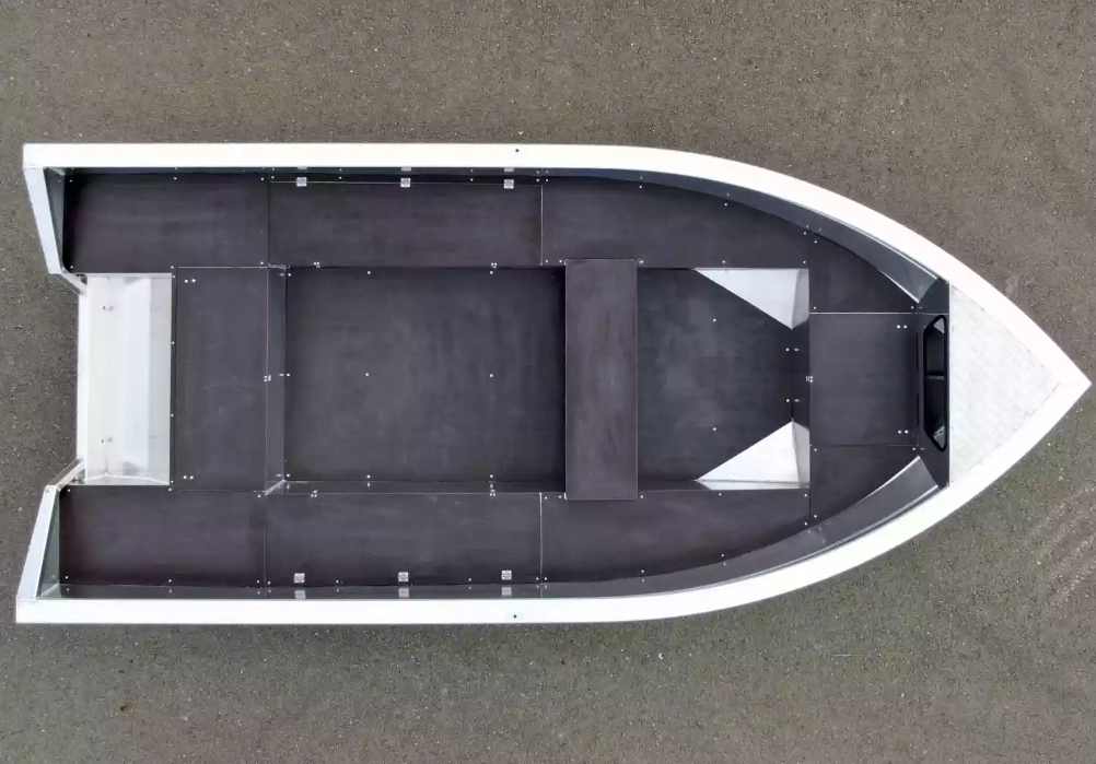 Алюминиевая лодка  Неман-420 в Пскове