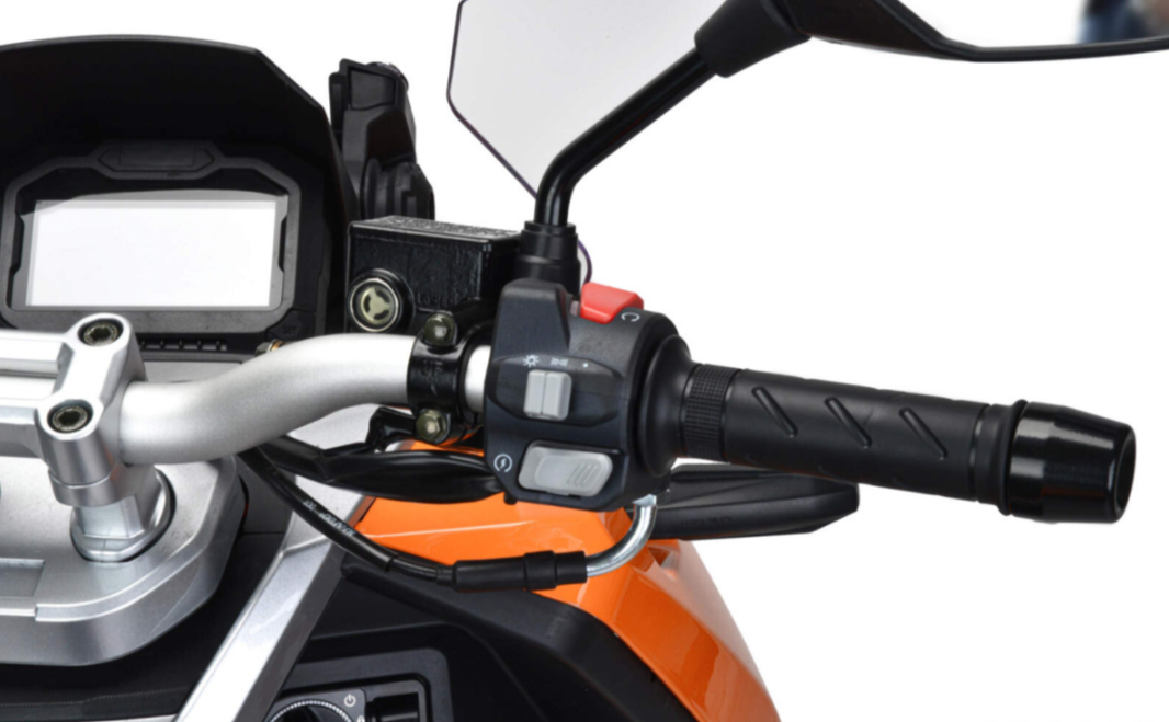 Скутер MOTOLAND (МОТОЛЕНД) T-MAX 150 в Пскове