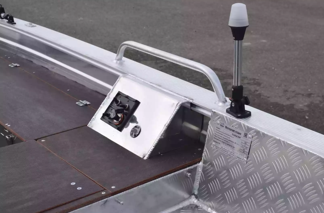 Алюминиевая лодка Wyatboat-390РМ в Пскове