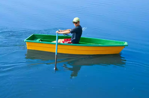 Стеклопластиковая лодка Малютка в Пскове