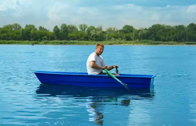 Стеклопластиковая лодка Малютка в Пскове