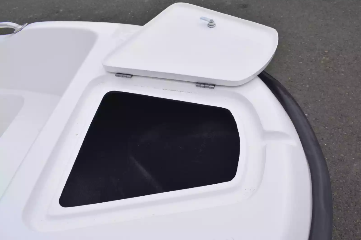 Стеклопластиковая лодка Пингвин New (тримаран) в Пскове