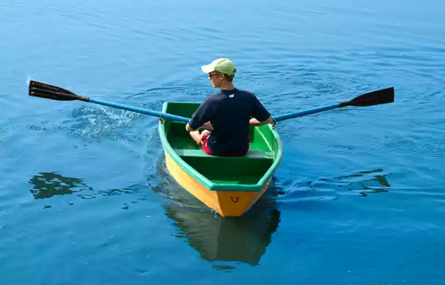 Стеклопластиковая лодка Малютка в Пскове