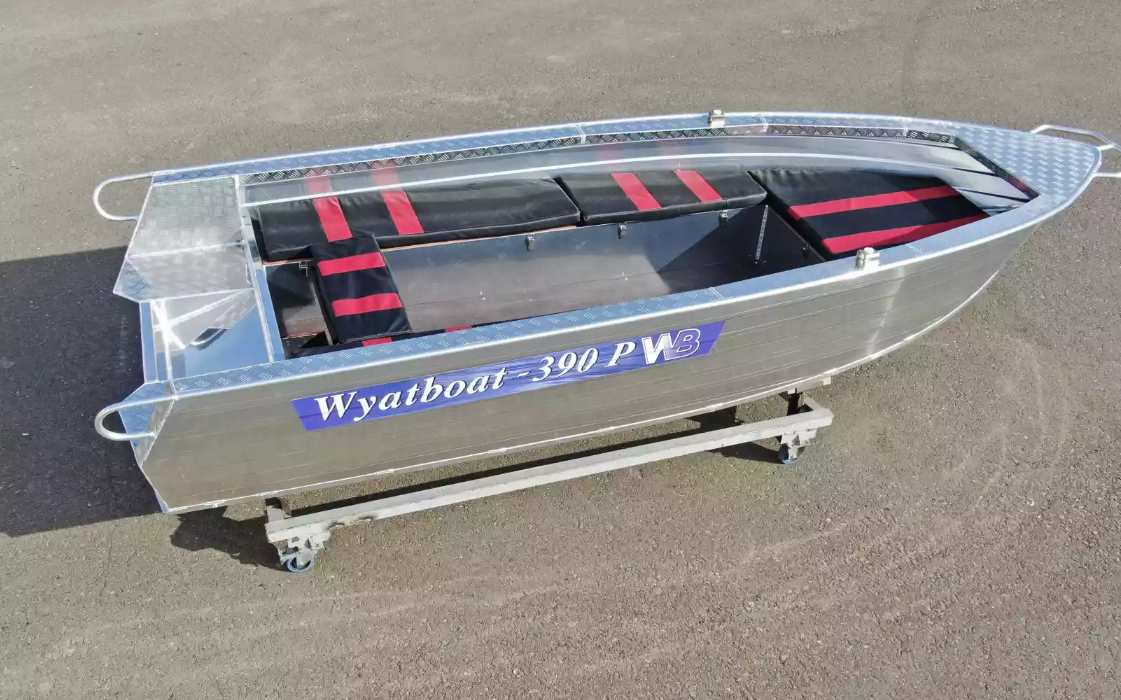 Алюминиевая лодка Wyatboat-390РМ увеличенный борт в Пскове