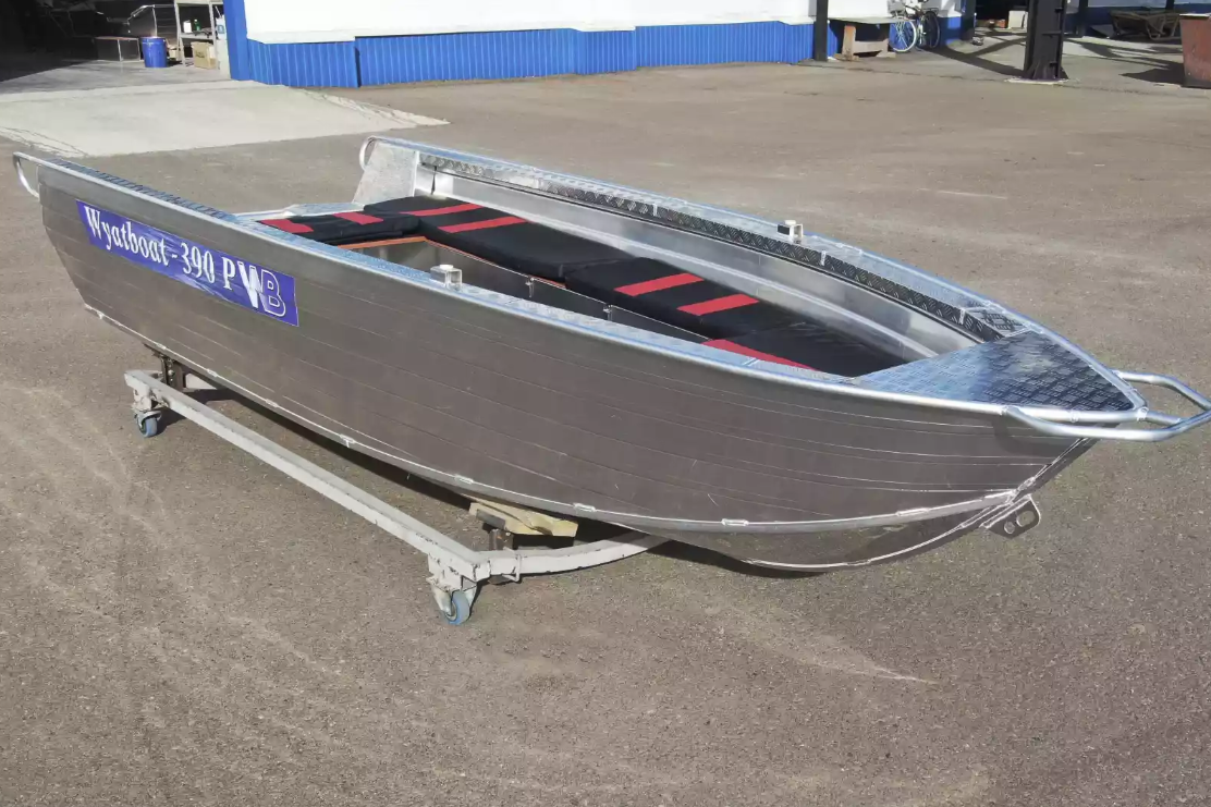 Алюминиевая лодка Wyatboat-390РМ увеличенный борт в Пскове