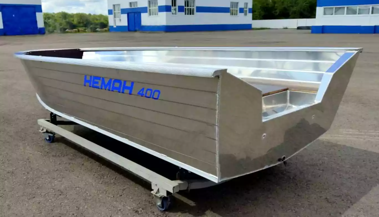 Алюминиевая лодка Неман-400 в Пскове