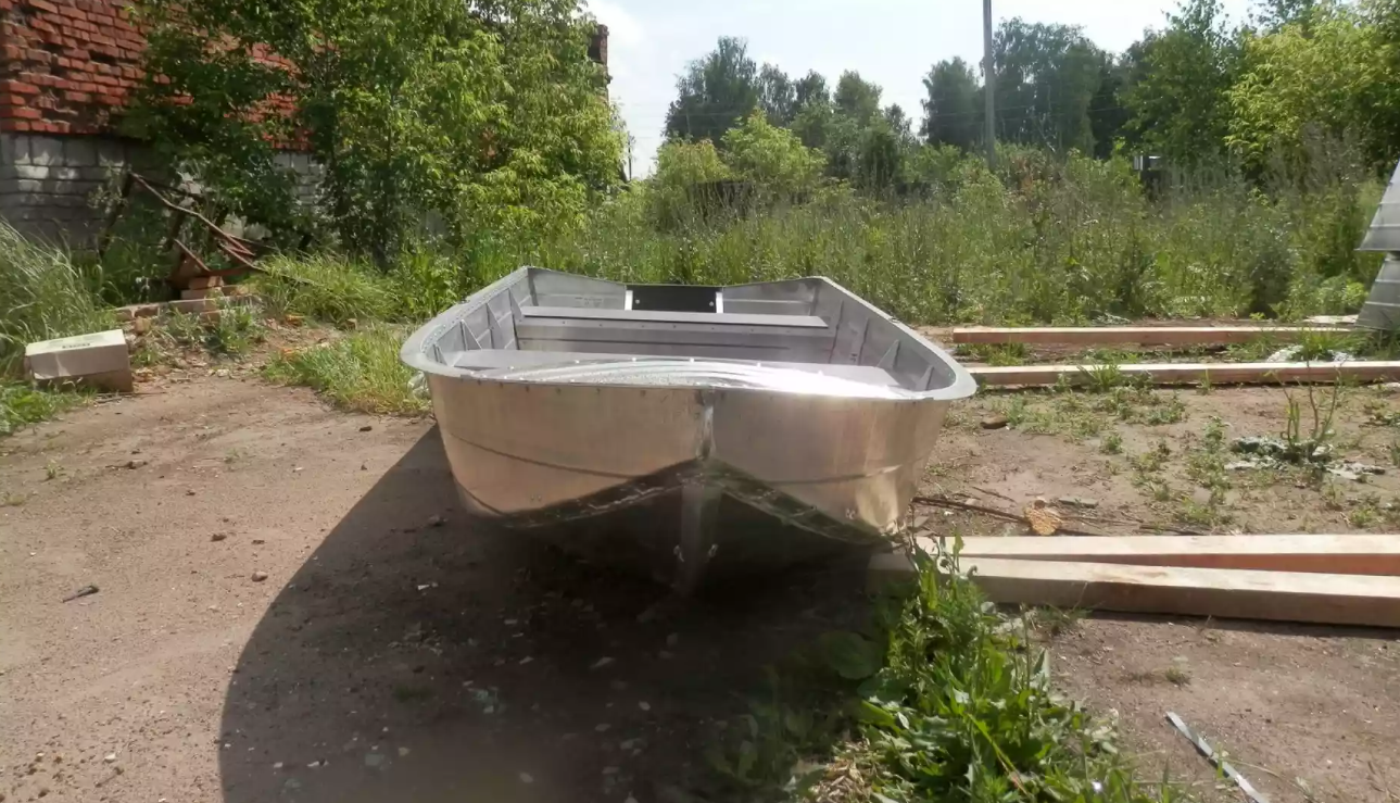 Алюминиевая лодка Вятка-Профи 32 в Пскове