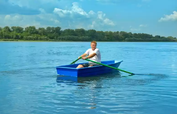 Стеклопластиковая лодка Малютка в Пскове