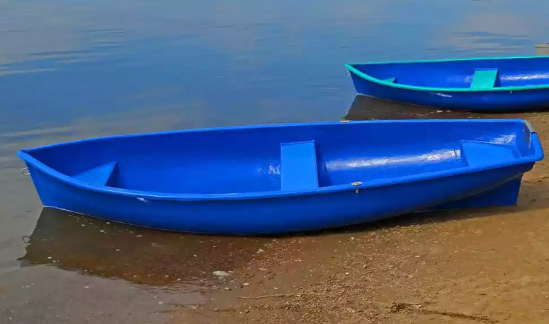 Стеклопластиковая лодка Омуль в Пскове