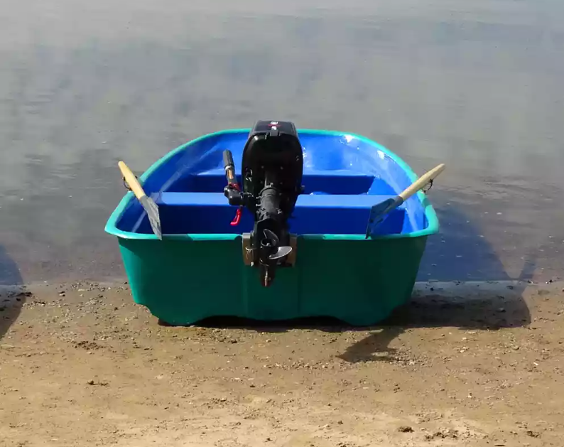 Стеклопластиковая лодка Старт (тримаран) в Пскове