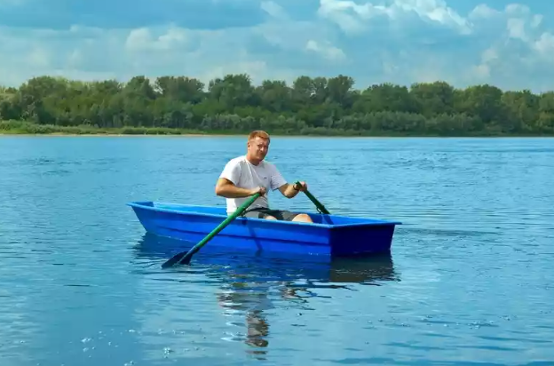 Стеклопластиковая лодка Малютка в Пскове
