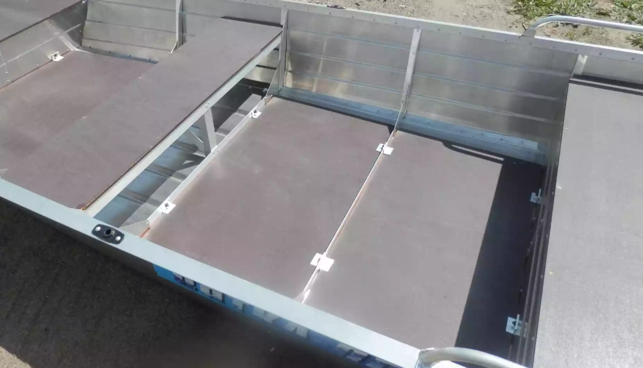 Алюминиевая лодка Вятка-Профи 32 в Пскове