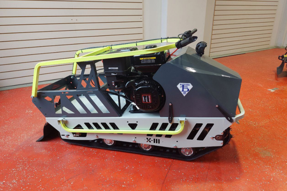 Мотобуксировщик Бурлак Пионер в Пскове