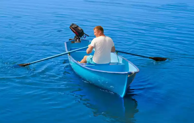 Стеклопластиковая лодка Омуль в Пскове