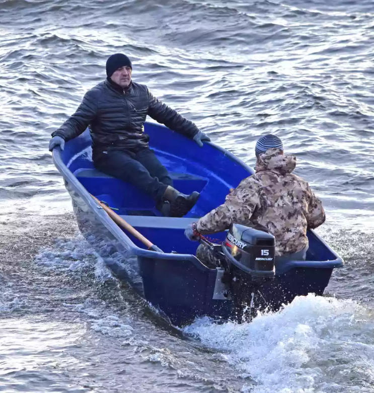 Стеклопластиковая лодка Neman-340 (тримаран) в Пскове