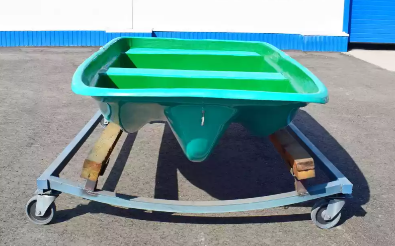 Стеклопластиковая лодка Старт (тримаран) в Пскове