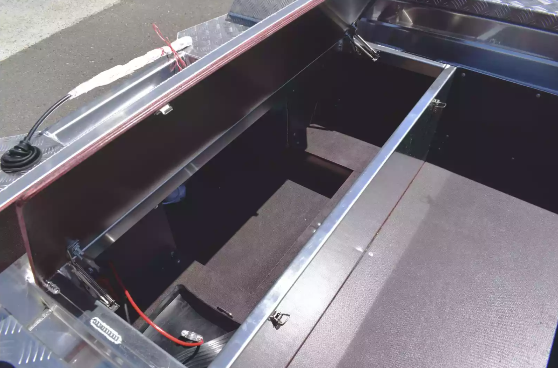 Алюминиевая лодка Wyatboat-390 DCM в Пскове