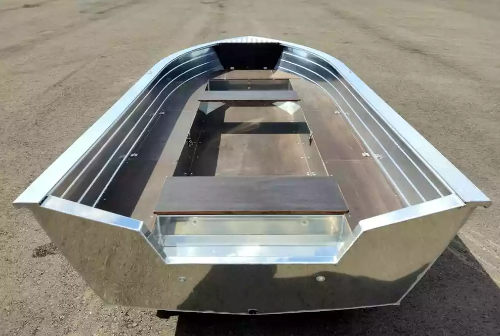 Алюминиевая лодка Неман-400 в Пскове