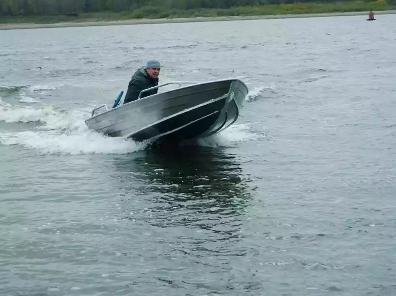 Алюминиевая лодка Wyatboat-390 M в Пскове