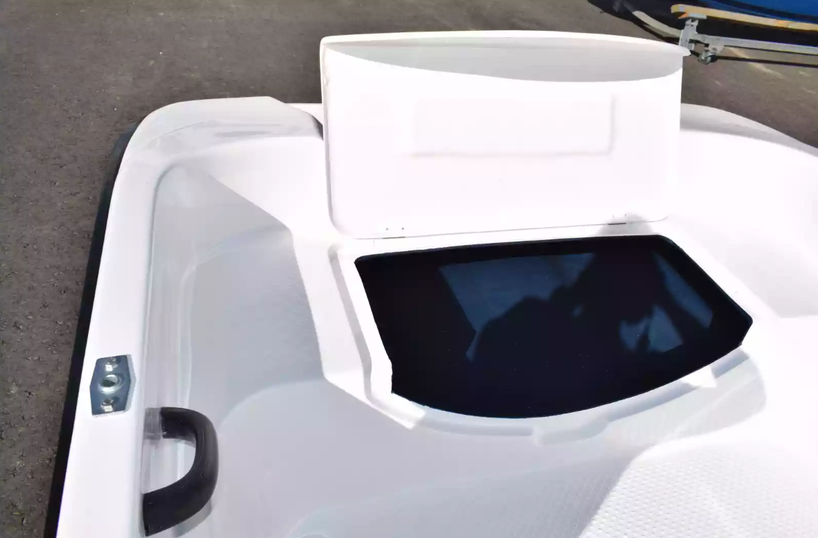 Стеклопластиковая лодка Пингвин (тримаран) в Пскове