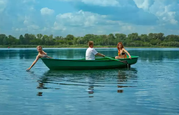 Стеклопластиковая Лодка Голавль в Пскове