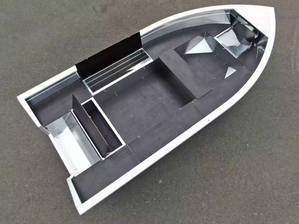 Алюминиевая лодка  Неман-420 в Пскове