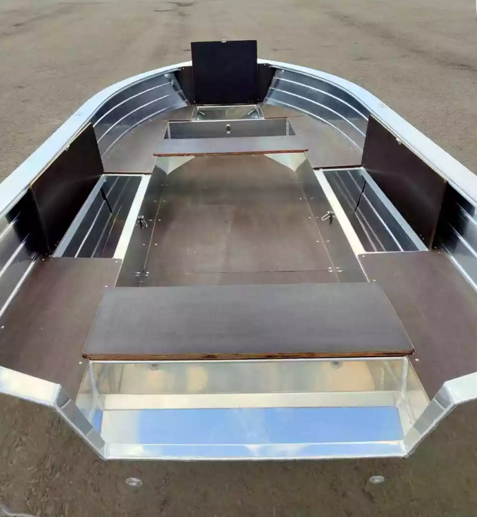 Алюминиевая лодка Неман-400 в Пскове