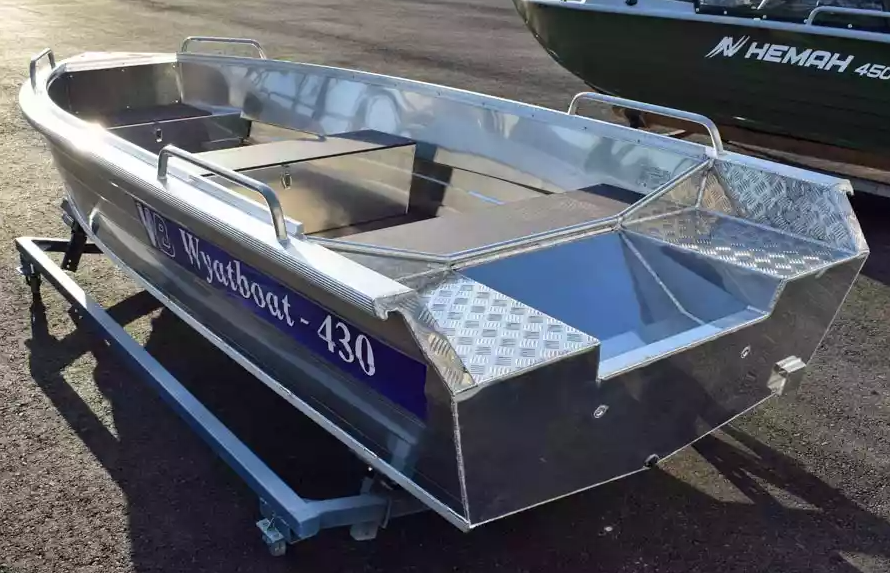 Алюминиевая лодка  Wyatboat-430 Р в Пскове