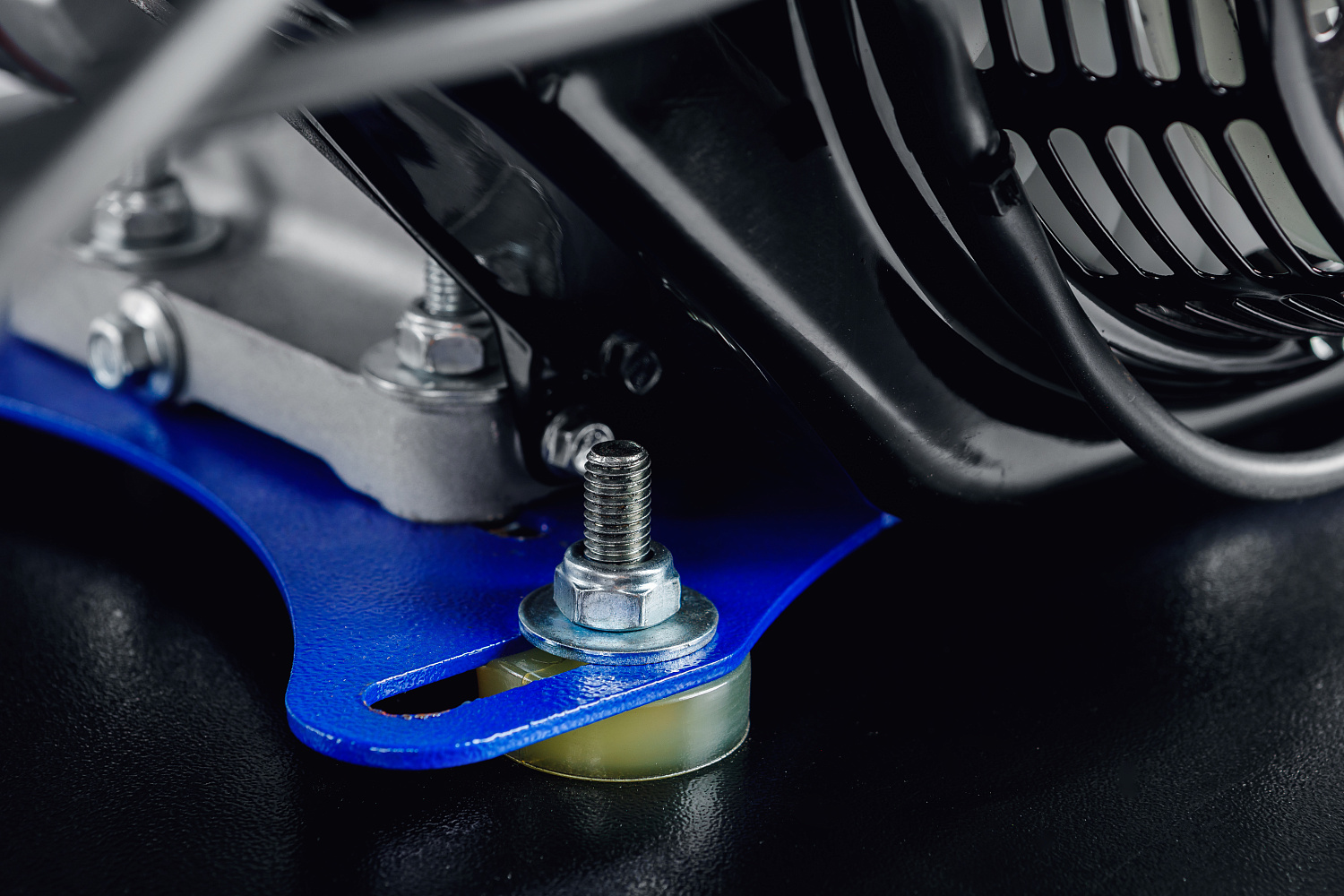 МОТОБУКСИРОВЩИК IKUDZO LONG 2.0 1700/500 EKR15 в Пскове