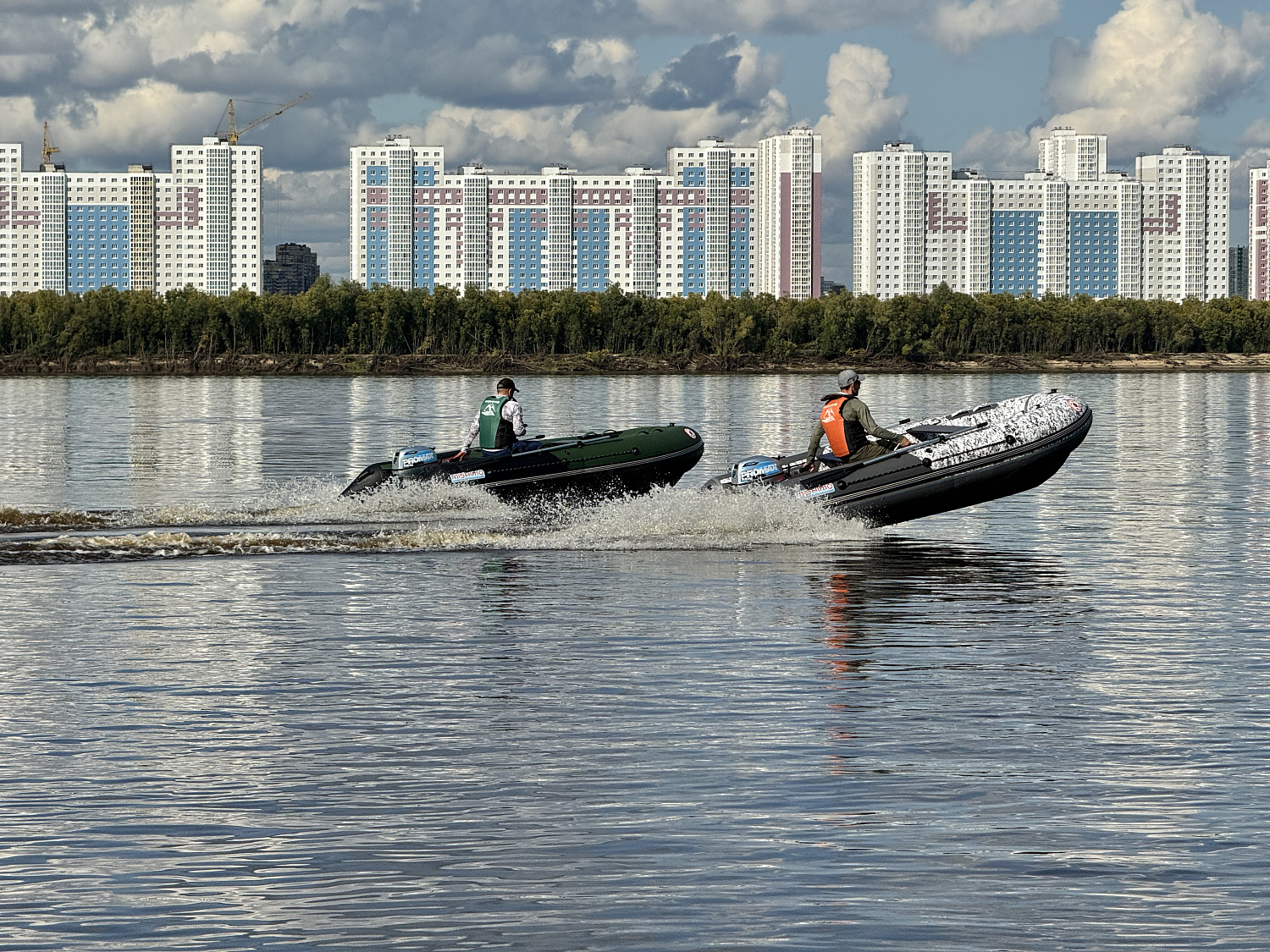 Лодка MISHIMO BIG FLOOR 440 в Пскове