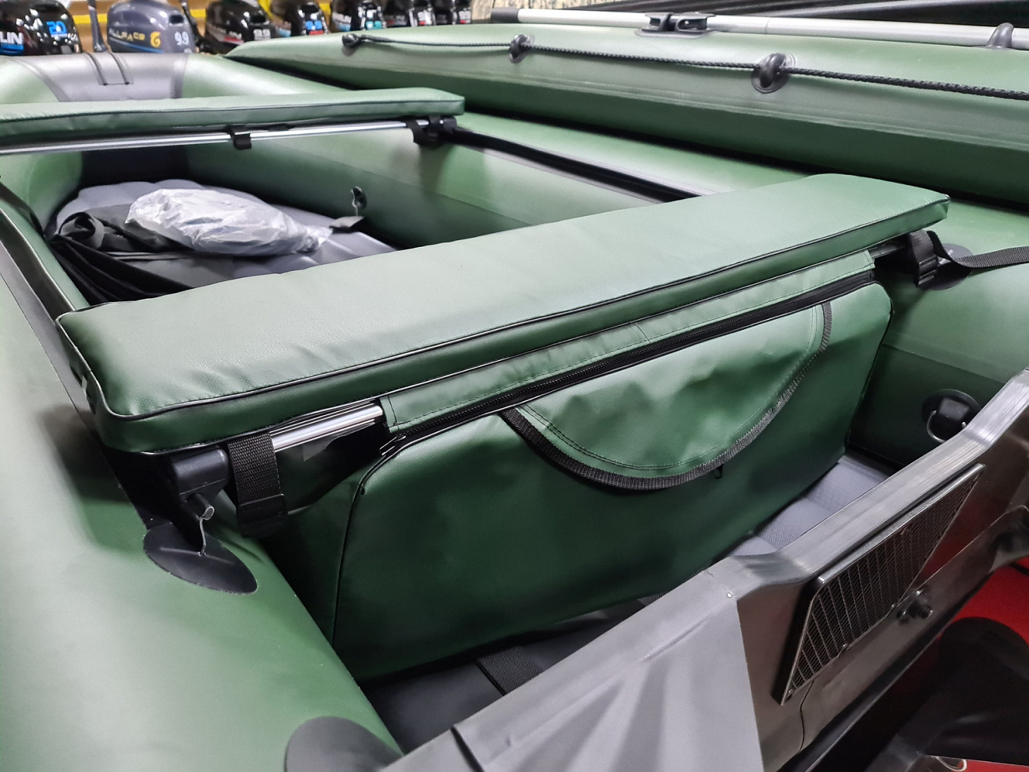 КОМПЛЕКТ МЯГКИХ НАКЛАДОК С СУМКОЙ ДЛЯ ЛОДОК 110Х20 ЗЕЛЕНЫЙ в Пскове