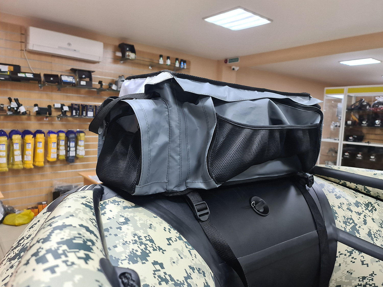 СУМКА ЛЮКС НА БАЛЛОН ДЛЯ ЛОДОК ПВХ 50Х25Х25 СМ в Пскове